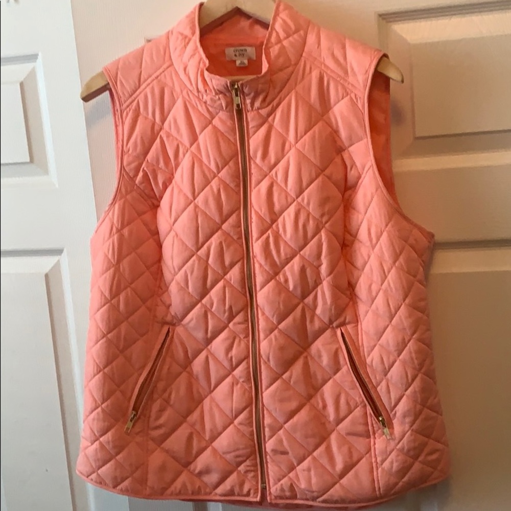 NWOT Crown & Ivy Vest